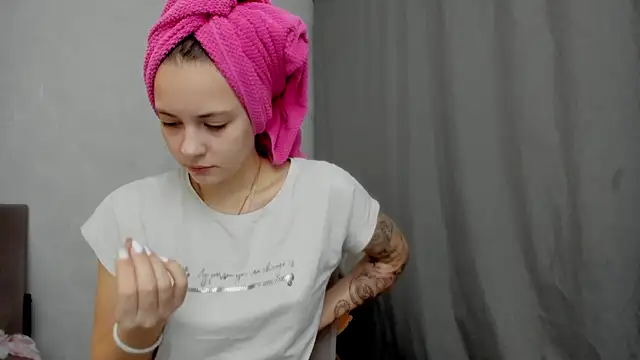 Snapshot of why_again_me chatting on 03-17-25, 05:05 why again me online show from 03-17-25, 05:05