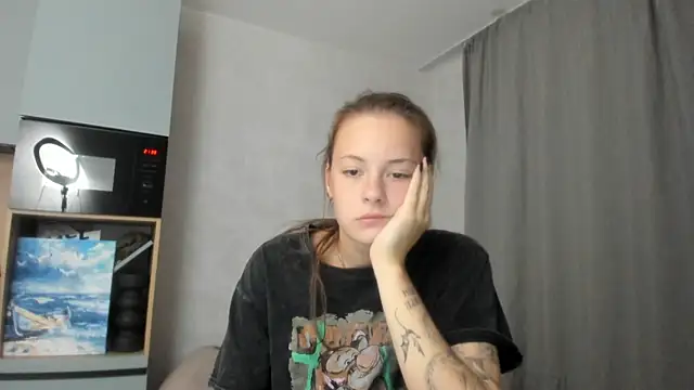 Snapshot of why_again_me chatting on 09-13-25, 06:40 why again me online show from 09-13-25, 06:40