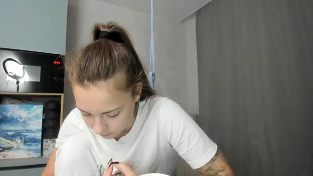 Snapshot of why_again_me chatting on 09-27-25, 06:02 why again me online show from 09-27-25, 06:02