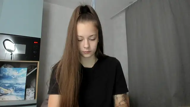 Snapshot of why_again_me chatting on 10-10-25, 03:44 why again me online show from 10-10-25, 03:44