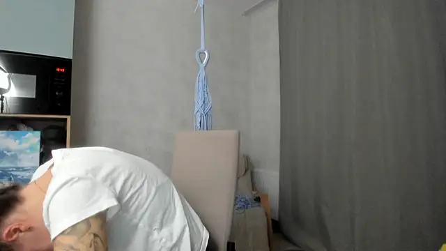 Snapshot of why_again_me chatting on 10-13-25, 04:51 why again me online show from 10-13-25, 04:51