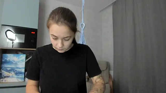 Snapshot of why_again_me chatting on 10-16-25, 05:36 why again me online show from 10-16-25, 05:36