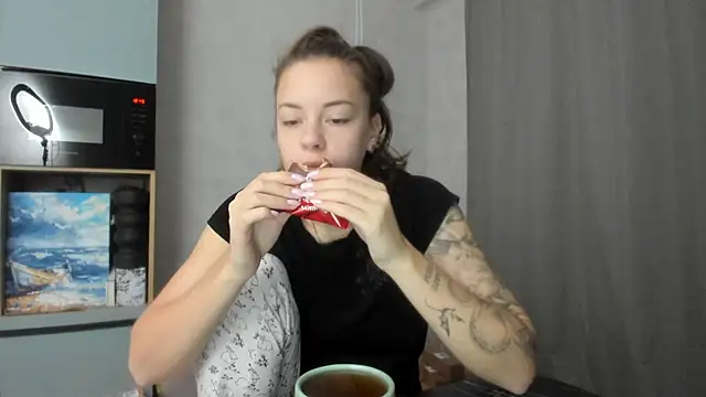 why again me online show from 11-21-25, 03:44