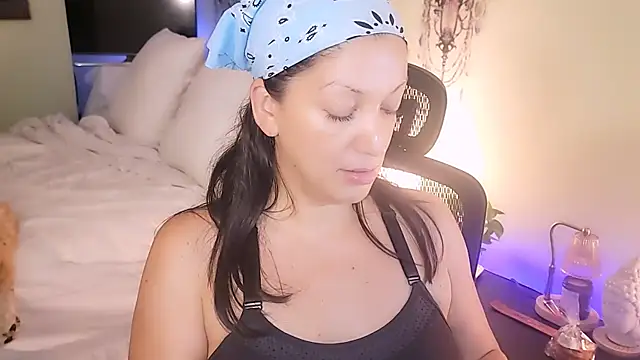 Wonderful Woman online show from 09-18-25, 01:18