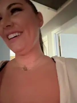 lovely beast online show from 09-16-25, 04:08