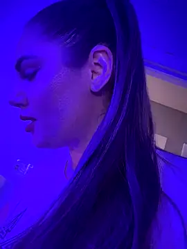 lovely beast online show from 11-18-25, 05:28