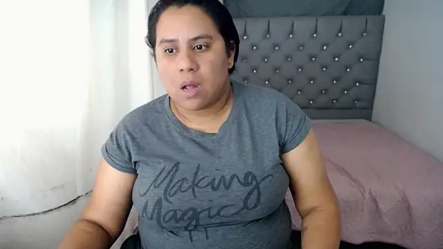 hotlesby4uxxx online show from 01-07-25, 08:10