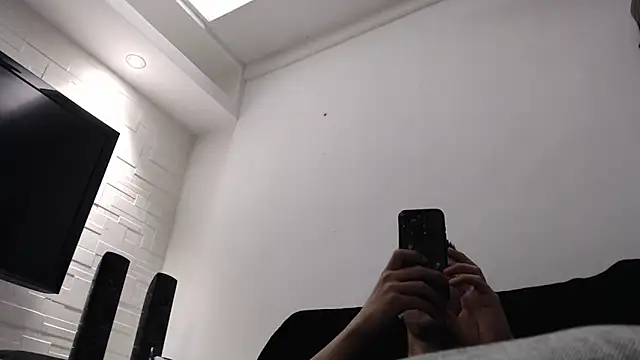 Snapshot of SebastianReiss chatting on 02-07-25, 06:45 SebastianReiss online show from 02-07-25, 06:45