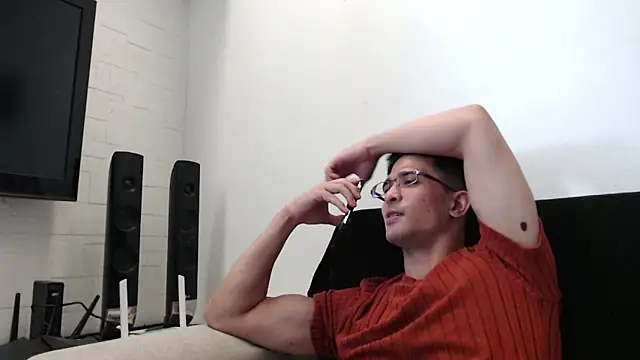 Snapshot of SebastianReiss chatting on 03-19-25, 07:51 SebastianReiss online show from 03-19-25, 07:51