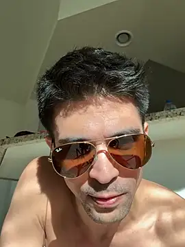 Snapshot of SebastianReiss chatting on 02-03-26, 11:43 SebastianReiss online show from 02-03-26, 11:43