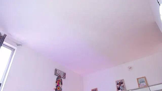 hollythomson online show from 03-18-25, 08:48