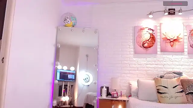 hollythomson online show from 03-02-26, 05:42