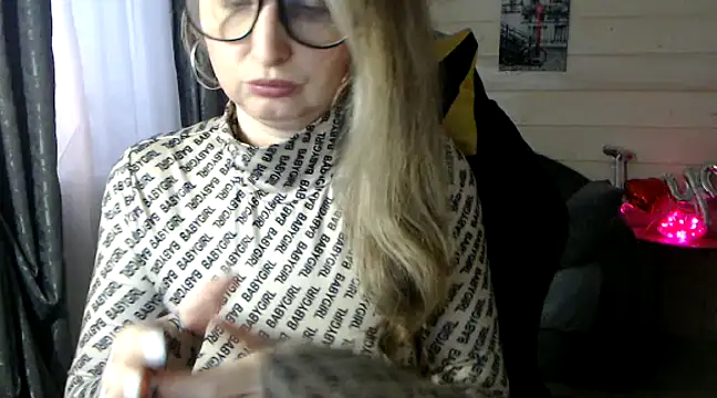 RubiLakros online show from 02-10-25, 01:44