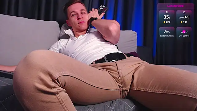 S3Xyes online show from 12-23-25, 03:04