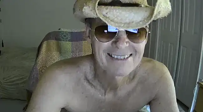 Snapshot of nakeedcowboi65 chatting on 01-17-25, 09:28 nakeedcowboi65 online show from 01-17-25, 09:28