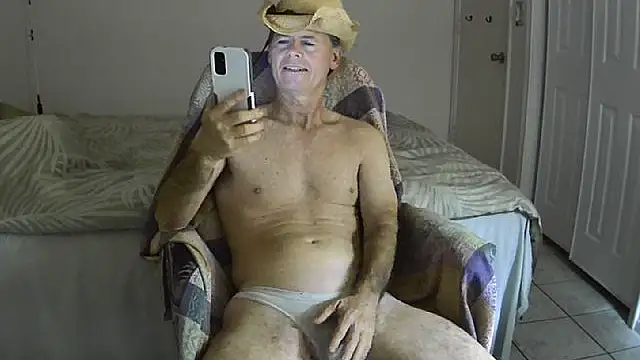 Snapshot of nakeedcowboi65 chatting on 02-08-25, 08:31 nakeedcowboi65 online show from 02-08-25, 08:31