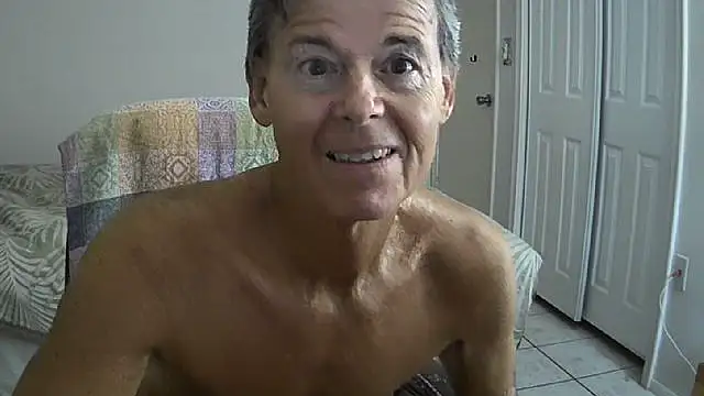 Snapshot of nakeedcowboi65 chatting on 10-11-25, 10:25 nakeedcowboi65 online show from 10-11-25, 10:25