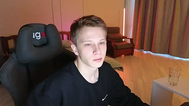 Snapshot of arlekincrop chatting on 03-03-25, 12:48 arlekincrop online show from 03-03-25, 12:48