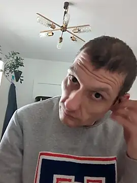 maciej online show from 12-14-25, 12:10