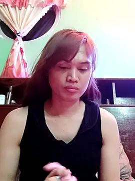 QueenSoreal online show from 10-19-25, 04:07