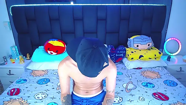 Snapshot of Nice_ButtX chatting on 03-04-25, 08:27 Nice ButtX online show from 03-04-25, 08:27