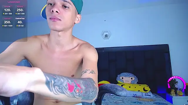 Snapshot of Nice_ButtX chatting on 09-18-25, 03:14 Nice ButtX online show from 09-18-25, 03:14