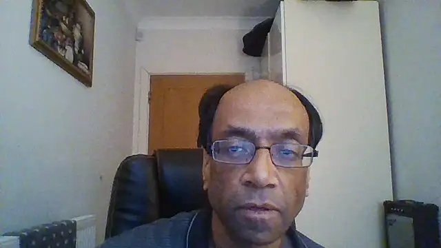 Snapshot of rauncher1 chatting on 01-09-25, 09:37 rauncher1 online show from 01-09-25, 09:37