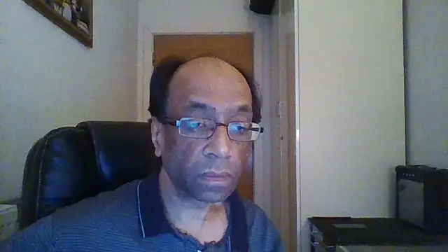 Snapshot of rauncher1 chatting on 02-10-25, 09:04 rauncher1 online show from 02-10-25, 09:04