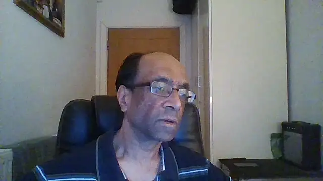 Snapshot of rauncher1 chatting on 02-20-25, 03:30 rauncher1 online show from 02-20-25, 03:30