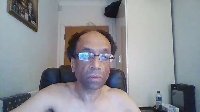 Snapshot of rauncher1 chatting on 09-10-25, 08:03 rauncher1 online show from 09-10-25, 08:03