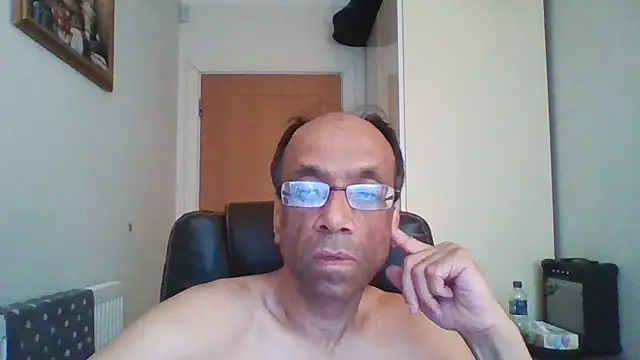 Snapshot of rauncher1 chatting on 09-29-25, 10:53 rauncher1 online show from 09-29-25, 10:53