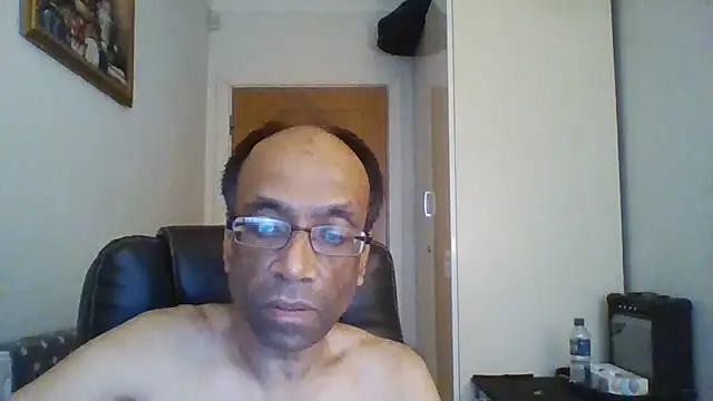 Snapshot of rauncher1 chatting on 10-09-25, 09:40 rauncher1 online show from 10-09-25, 09:40