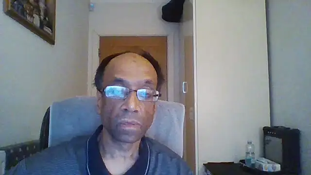 Snapshot of rauncher1 chatting on 10-21-25, 08:15 rauncher1 online show from 10-21-25, 08:15