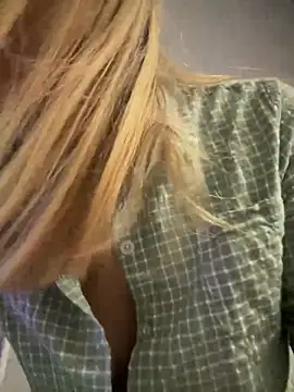 Susanel online show from 01-21-25, 03:32