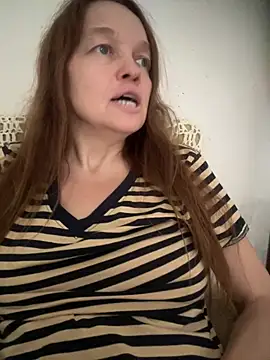Snapshot of Susanel chatting on 07-30-26, 07:07 Susanel online show from 07-30-26, 07:07