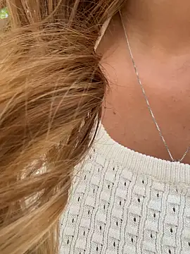 Snapshot of Brittanyrosexx chatting on 10-09-25, 08:07 Brittanyrosexx online show from 10-09-25, 08:07