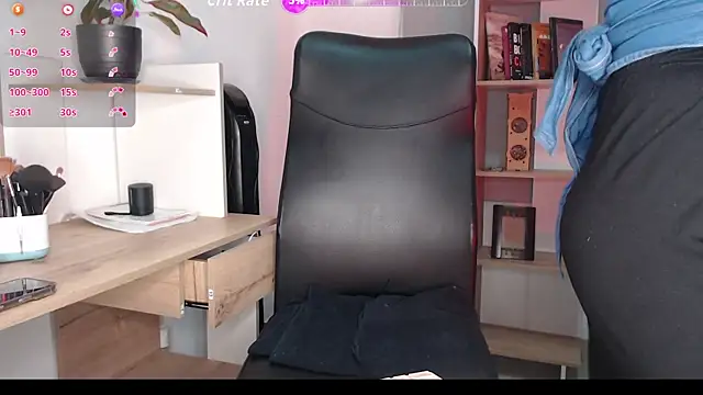 Snapshot of BriannaLorens chatting on 01-14-26, 12:11 BriannaLorens online show from 01-14-26, 12:11