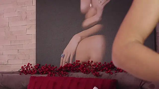 Snapshot of FeliciaKrige chatting on 12-21-25, 01:02 FeliciaKrige online show from 12-21-25, 01:02