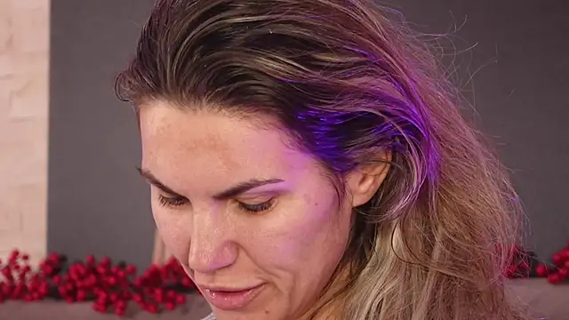 Snapshot of FeliciaKrige chatting on 01-08-26, 08:33 FeliciaKrige online show from 01-08-26, 08:33