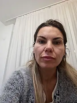 Snapshot of FeliciaKrige chatting on 01-16-26, 10:25 FeliciaKrige online show from 01-16-26, 10:25