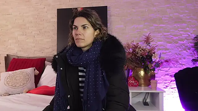 Snapshot of FeliciaKrige chatting on 02-19-26, 08:27 FeliciaKrige online show from 02-19-26, 08:27