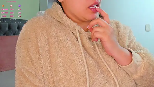 Kyllie B online show from 11-25-25, 02:33