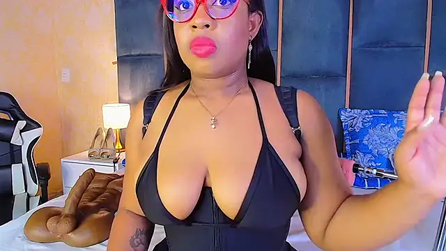 CaseyMoon online show from 10-19-25, 12:39