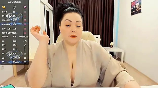 Nina Hopper online show from 02-27-25, 12:34