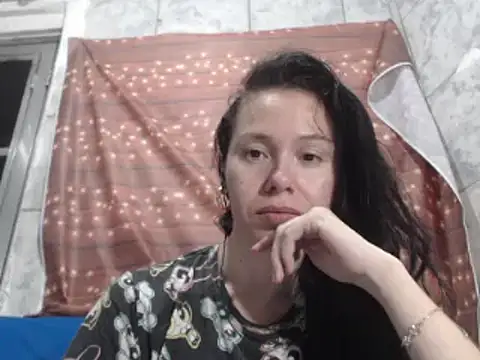 Snapshot of Venusluxodomme chatting on 09-21-25, 10:22 Venusluxodomme online show from 09-21-25, 10:22