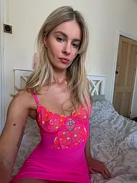 Snapshot of DollyDripp chatting on 06-16-26, 01:14 DollyDripp online show from 06-16-26, 01:14