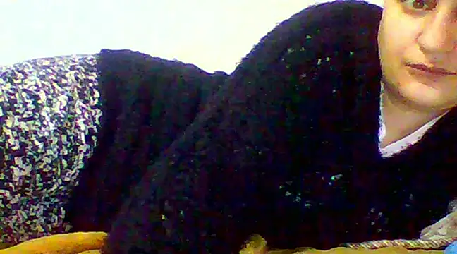 Snapshot of flowerlauren chatting on 02-04-25, 07:51 flowerlauren online show from 02-04-25, 07:51