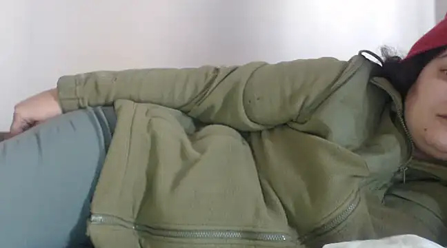 Snapshot of flowerlauren chatting on 02-13-25, 11:39 flowerlauren online show from 02-13-25, 11:39