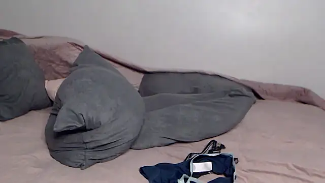 Snapshot of Cheresse chatting on 02-20-25, 07:19 Cheresse online show from 02-20-25, 07:19