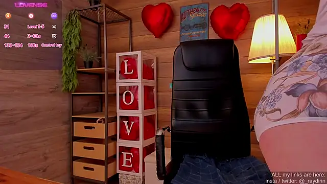 Snapshot of Raydirin chatting on 02-23-25, 10:20 Raydirin online show from 02-23-25, 10:20